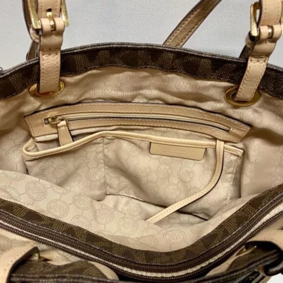 Michael Kors Signature Jet Set East West Top Zip Tote Brown Khaki Saffiano EUC - Picture 12 of 15